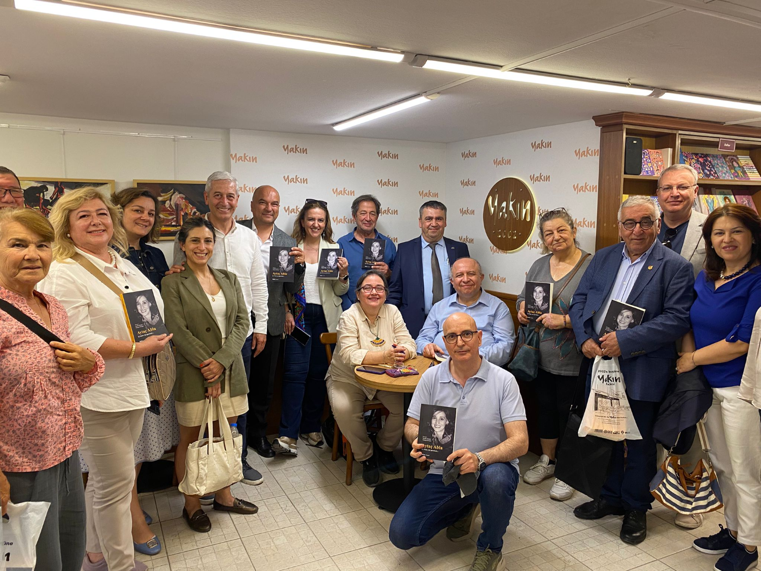 İmzalar Aytaç Abla için atıldı